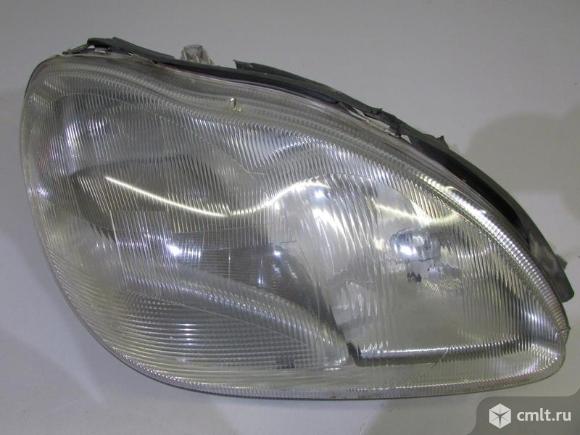 Фара правая XENON MERCEDES-BENZ S-CLASS W220 98-02 ксенон б/у A2208200861 0301153272 4*. Фото 1.