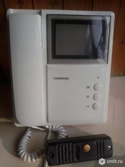 Видеодомофон "Commax DPV-4KE" — чёрно-белый.. Фото 1.