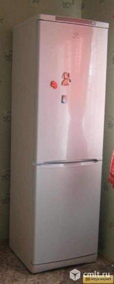 Холодильник Indesit новый.190см высота. Фото 1.