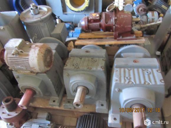 Редукторы червячные,Цилиндрические Мотор-редуктор. Фото 4.