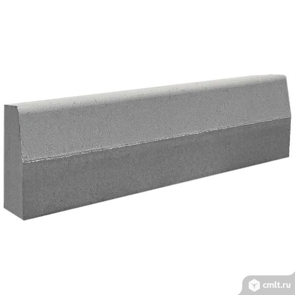 Камень бортовой вибропрессованный 1000х300х150мм, серый, (18шт, упаковка) (Промрегион). Фото 1.
