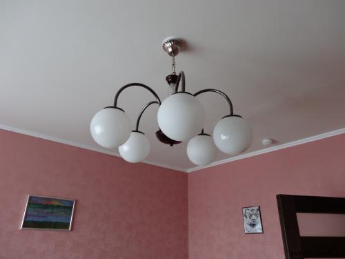 Люстра, 5 рожков, плафоны - белые шары, корпус — Воронеж — Доска ...