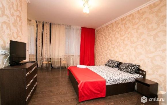 Впервые сдается квартира студия,с мебелью и техникой.На фото все показано.Есть все вплоть до посуды.. Фото 1.