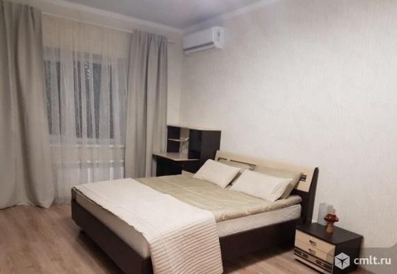 Сдается новая квартира в новом доме, закрытая территория, рядом остановка общественного транспорта.. Фото 1.