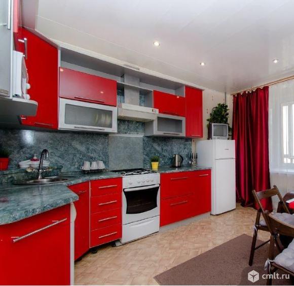 Сдам квартиру в центре города. Все в шаговой доступности: торговые центры, магазины, остановка.. Фото 1.