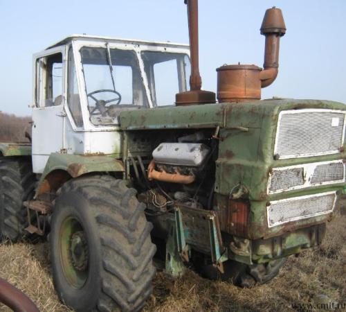 Продаю колесный трактор Т-150К В наличии также гусеничный трактор Т-70СМ; з/у комбайн John Deere 2264; культиватор ККПШ-6; скрепер ДЭ-149-5 Местонахождение: Новохопёрск (Воронежская обл.) 906-679-2244