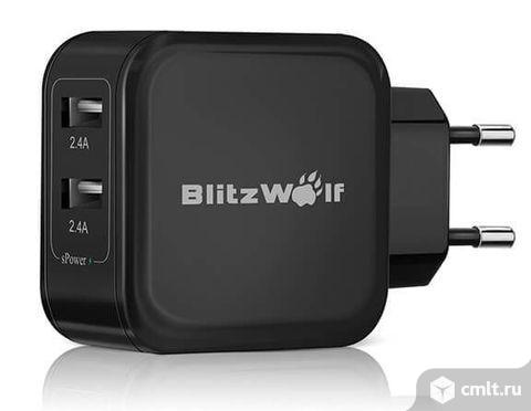 Зарядное устройство USB Blitzwolf 2x2.4A + кабель. Фото 1.