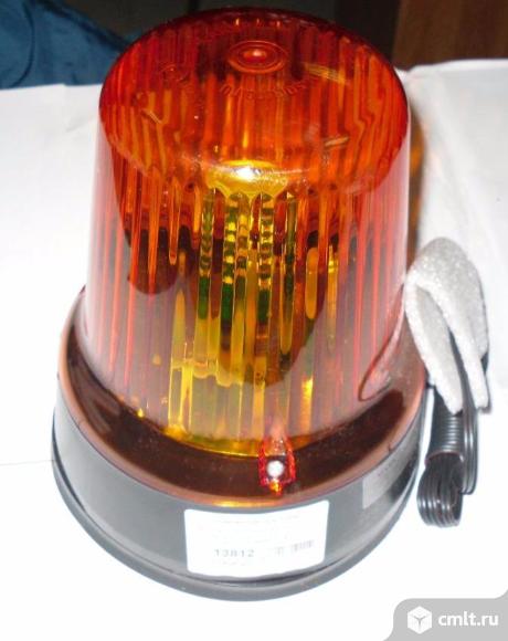 Маяк проблесковый (магнит)12-24V импульсный (30 светодиод,) желтый. Фото 1.