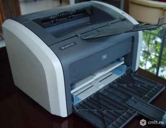 Лазерный принтер HP LaserJet 1018. Фото 1.