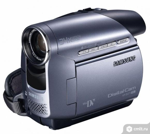 Видеокамера кассетная Samsung VP-D371. Фото 1.