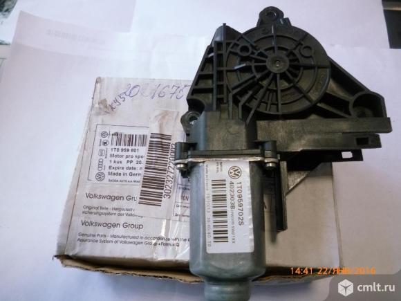 Мотор стеклоподъёмника Skoda Octavia. Фото 1.