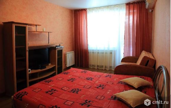 Сдам однокомнатную квартиру в районе ТЦ Галереи Чижова.С мебелью и техникой.Все как на фото.. Фото 1.