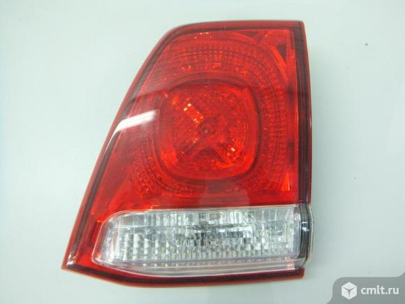 Фонарь задний правый внутренний TOYOTA LAND CRUISER 200 08-11 б/у 8158160180 4*. Фото 1.