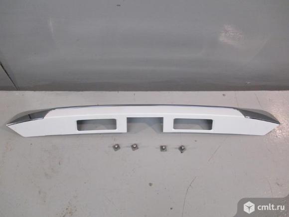 Накладка подсветки номерного знака CITROEN C3 PICASSO 09- новая 8742X1 5*. Фото 1.