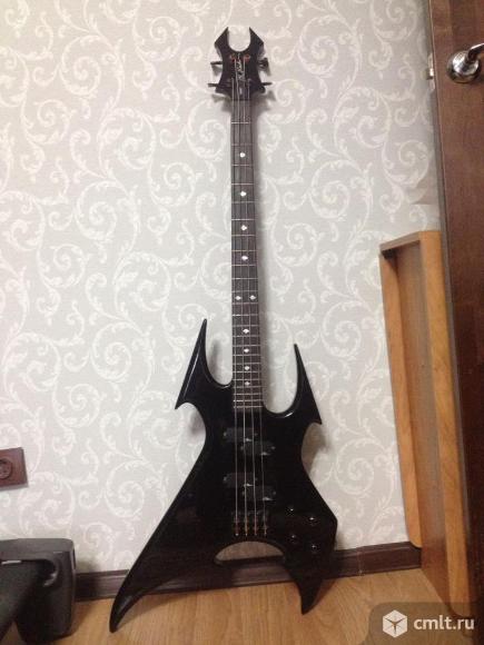 Электро Бас-гитара. Фото 1.