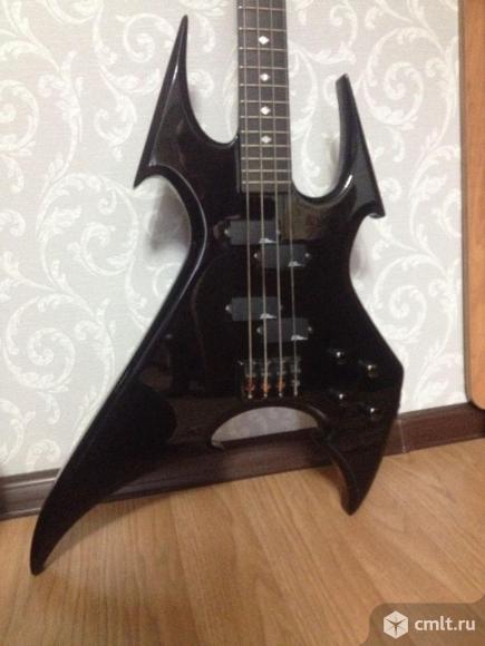 Электро Бас-гитара. Фото 4.