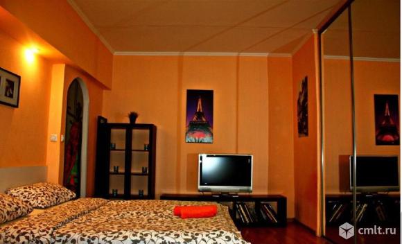 Сдам малогабаритную квартиру студию.С мебелью и техникой.У кинотеатра Пролетарий.Звоните,покажу.. Фото 1.