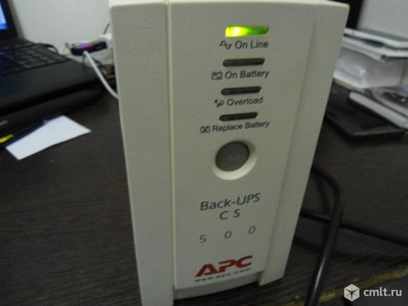 Резервный ИБП APC Back-UPS BK500. Фото 1.