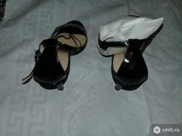 Босоножки в отличном состоянии. Фото 6.