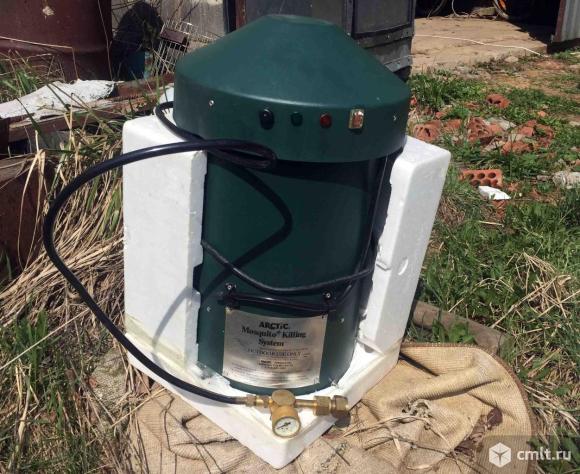 Уничтожитель комаров «Арктик» (США) Mosquito Killer System MKS-1 очищает от кровососущих насекомых участок площадью до 40 соток. Выделяет CO2, тепло и запах пота (с приманкой), имитируя запах человека