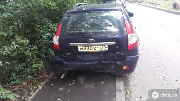 ВАЗ (Lada) 21713-Приора - 2010 г. в. на запчасти. Фото 1.