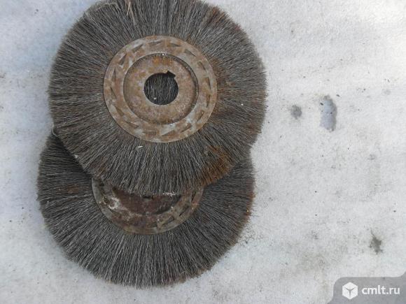 Дисковая щетка по металлу.. Фото 1.