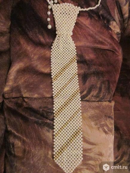 Продам галстук из искусственного жемчуга.. Фото 1.