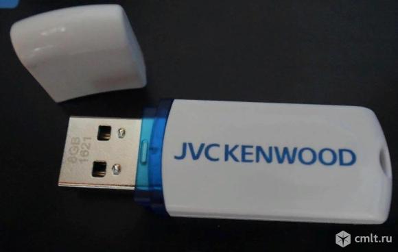 Как новая фирменная флешка JVC, kenwood 8Gb не работает. Фото 1.