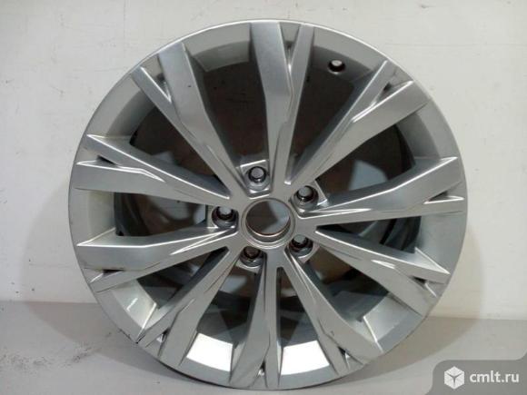 Диск колесный R17x7J D57.1 ET40 5x112 VW TIGUAN 16- б/у 5NA6010258Z8 4*. Фото 1.