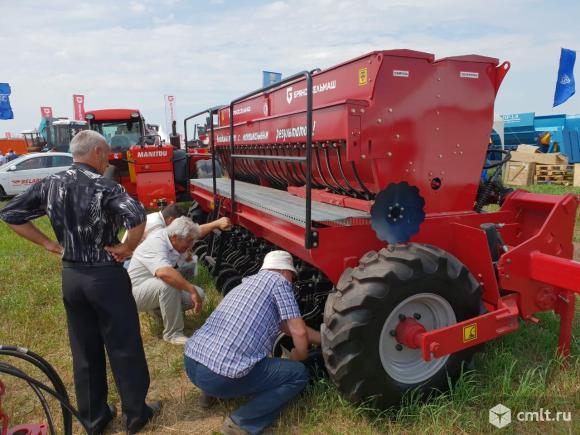 Менеджер по продаже сельхозтехники и запчастей. Фото 1.