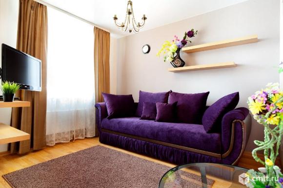 Рядом все престижные заведения: ВГУ, Медицинская Академия, политех, гимназия им. Басова. Фото 1.