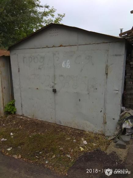 Металлический гараж. Фото 1.