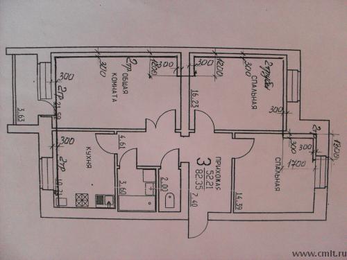 Продается трехкомнатная квартира в новом доме в центре города Семилуки («Дом с часами»). Фото 1.