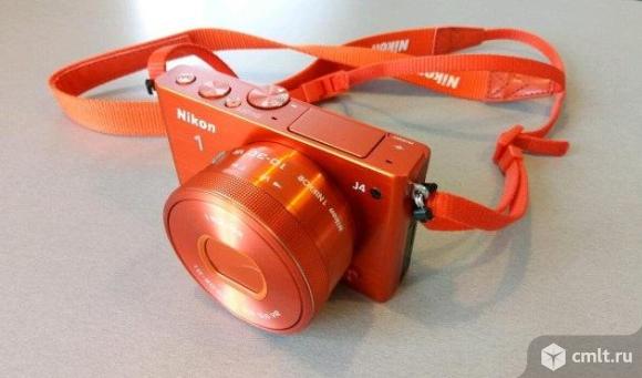 Как новый 2 акб со сменной оптикой Nikon 1 J4 Kit 10-30mm оранжевый. Фото 1.