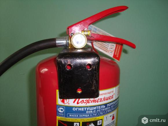 Огнетушитель порошковый ОП 5 (3) с манометром и кронштейном. Фото 7.