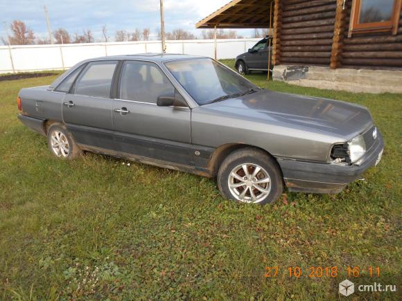 Audi 100 - 1985 г. в.. Фото 1.