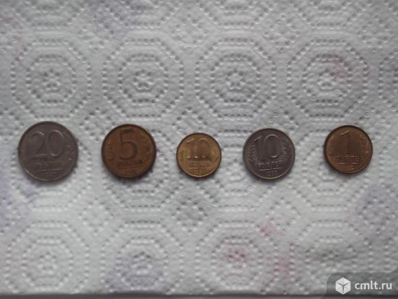 Монеты 90х. Фото 1.