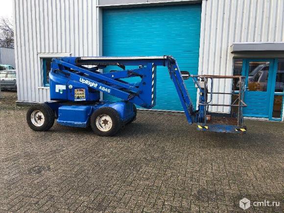 Коленчатый подъёмник  UpRight AB46E. Фото 1.