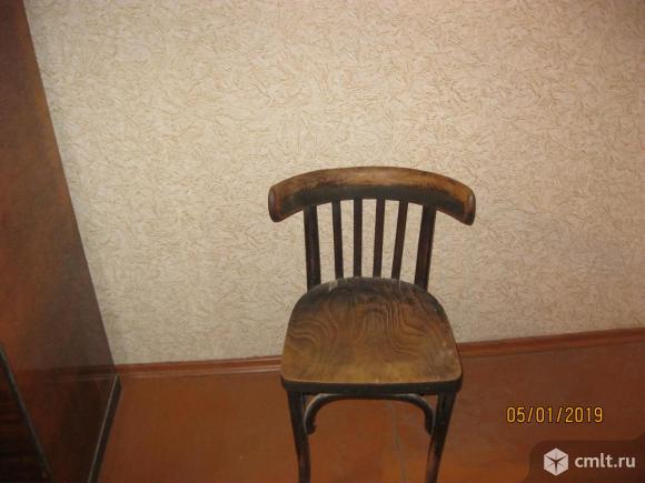 Деревянный стул. Фото 1.