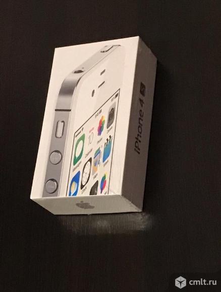 Смартфон Apple 4S. Фото 1.
