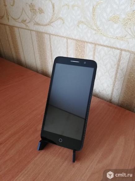 Смартфон Alcatel OneTouch Pop 3 (5) 5015D. Фото 1.