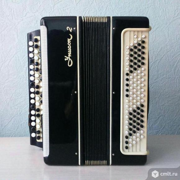 Баян " Унисон 2 ". Фото 1.