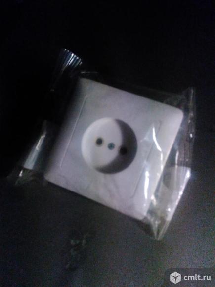 Розетка одинарная скрытая проводка. Фото 1.