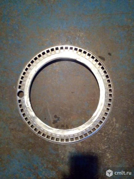 Накладки декоротивные на колеса СССР. Фото 1.