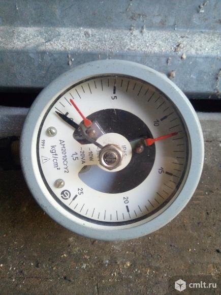 Стрелочный регулятор давления воздуха. Фото 1.