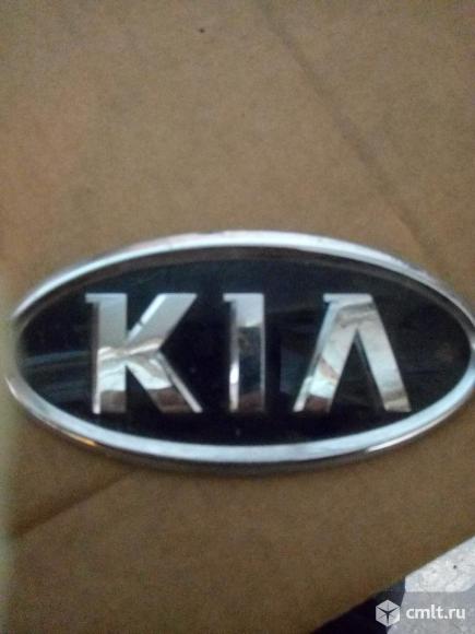 Kia Cee'd - 2014 г. в. эмблема. Фото 1.