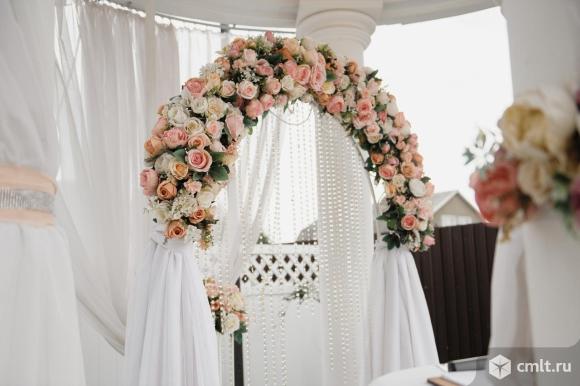 Голден Холл. Фото 1.