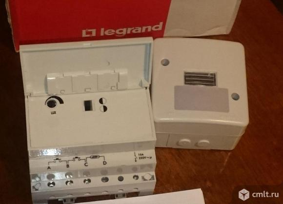 Сумеречный выключатель с фотоэлементом Legrand 037 25 (фотореле). Фото 3.