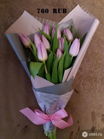 Букеты из тюльпанов и мимозы. Фото 1.