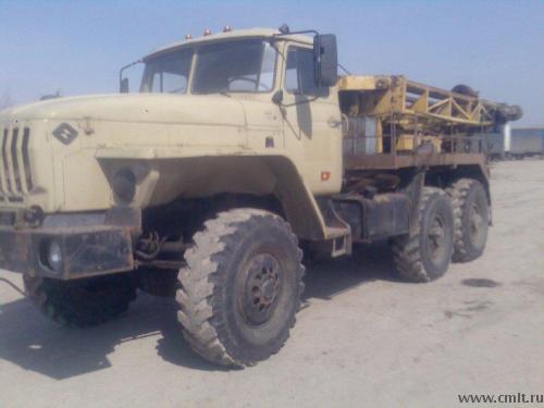Буровая установка ЛБУ 50-20 на шасси Урал 4320. Фото 1.